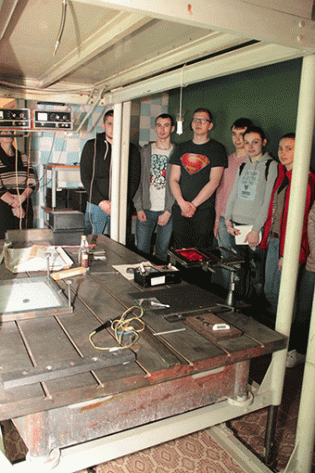 b_315_473_16777215_0_0_images_old_stories_uncategoriez_Laboratory_IMG_2883.gif